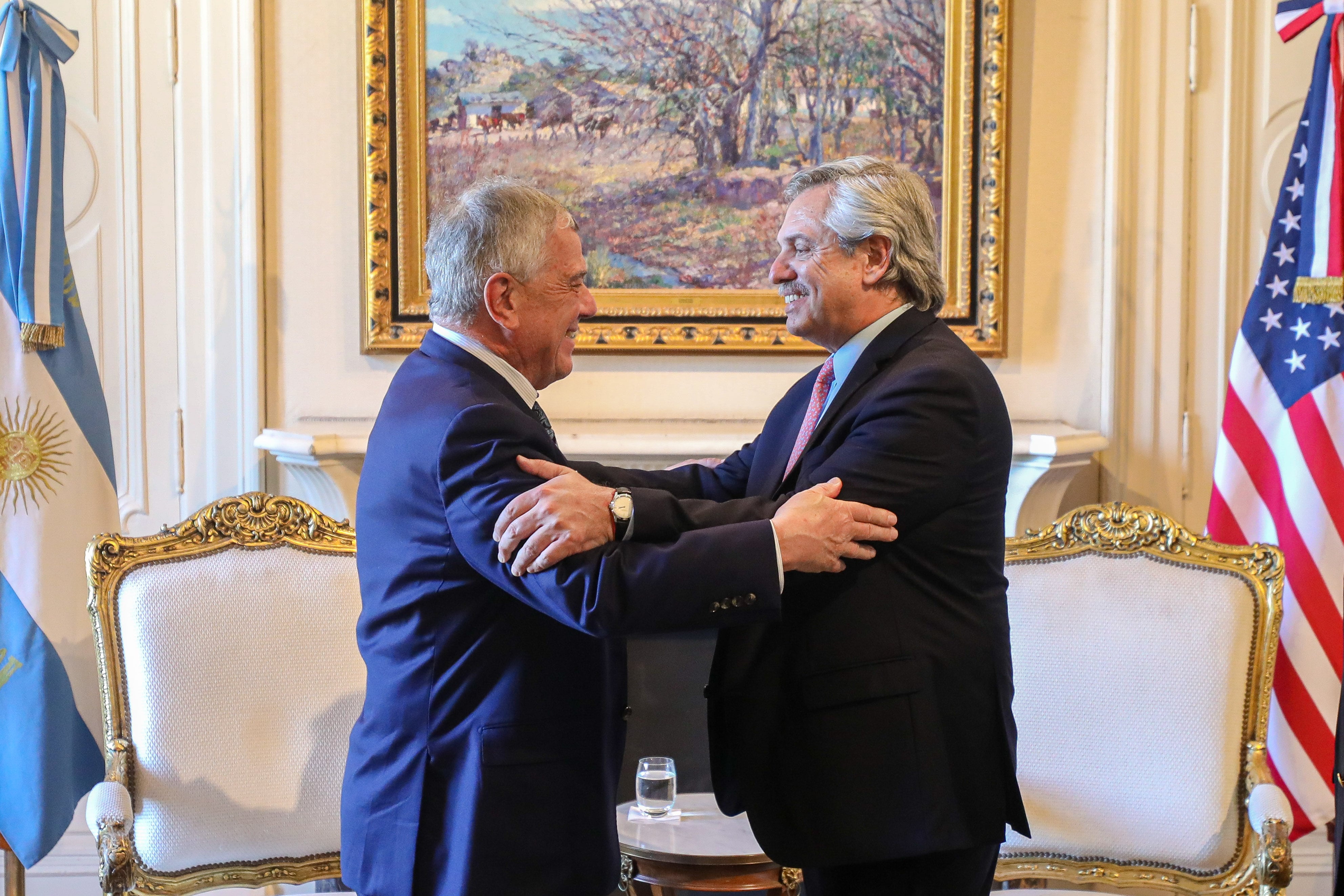 Michael Kozak le transmitió el respaldo de la Casa Blanca a Alberto Fernández.