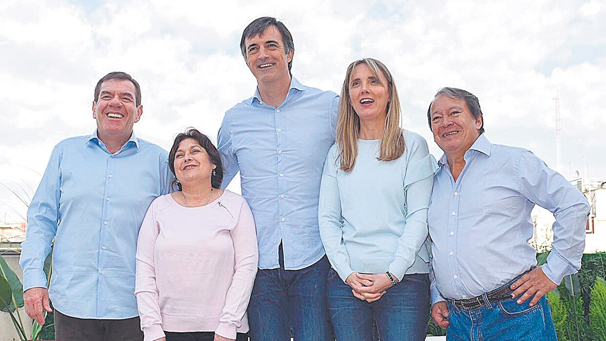 La lista bonaerense: Bullrich y González para el Senado. Ocaña, Flores y Montenegro a Diputados.