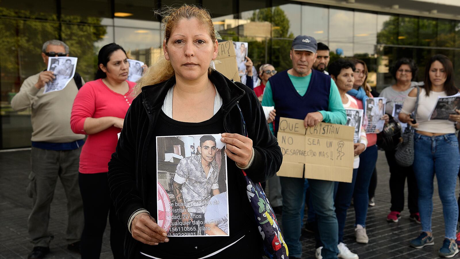 Los familiares de Cristina Enrique ya hicieron varias marchas pidiendo la aparición del joven.