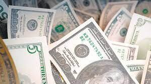 El dólar contado con liquidación, que había tocado los 240 pesos a finales de enero, se operó este martes en 189,22 pesos. 