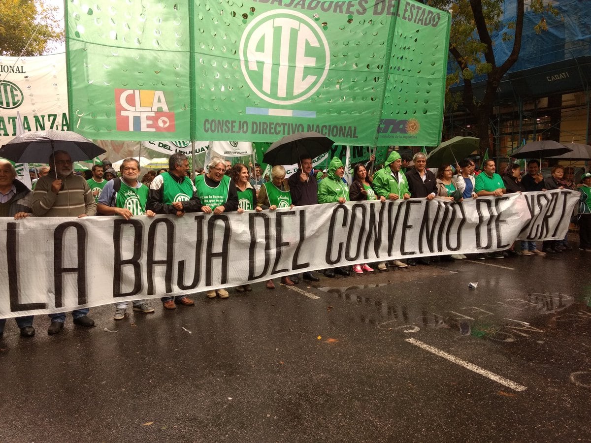 Los estatales marcharon desde 9 de Julio y Avenida de Mayo hasta el Ministerio de Modernización.