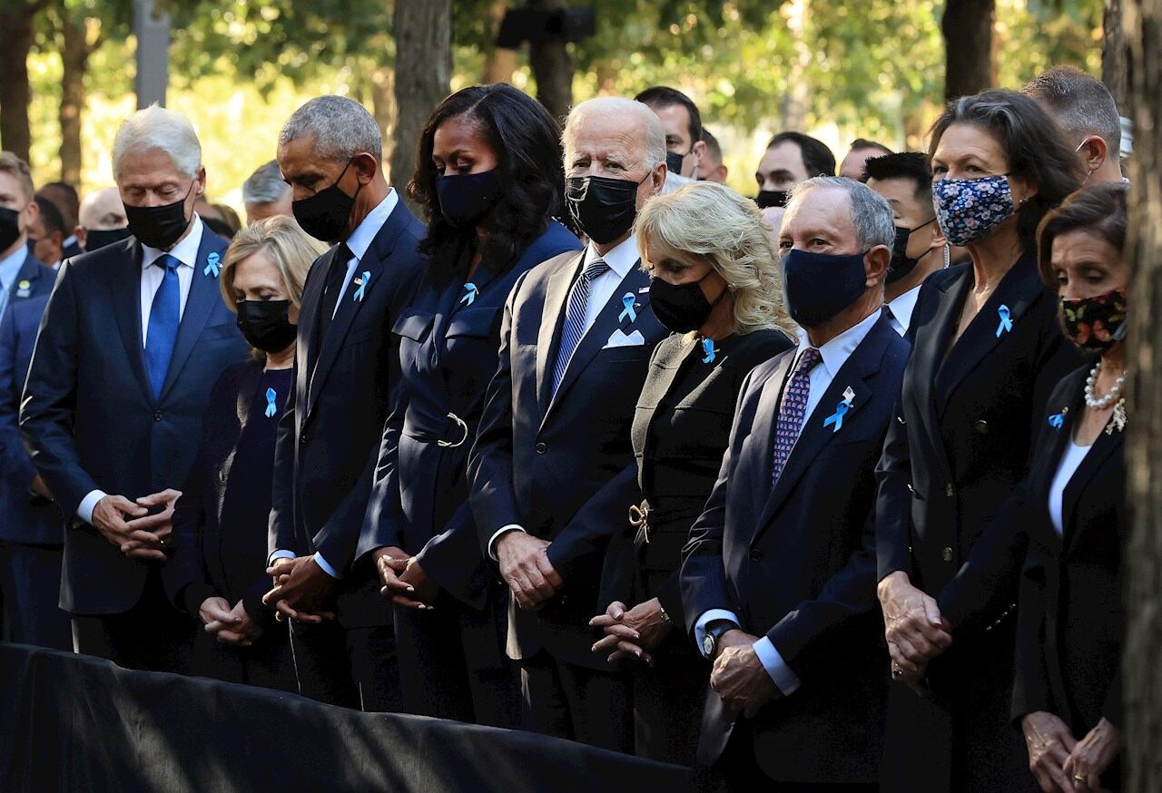 Bill y Hillary Clinton, Barack y Michelle Obama, Joe y Jill Biden y el exalcalde de Nueva York Michael Bloomberg.
