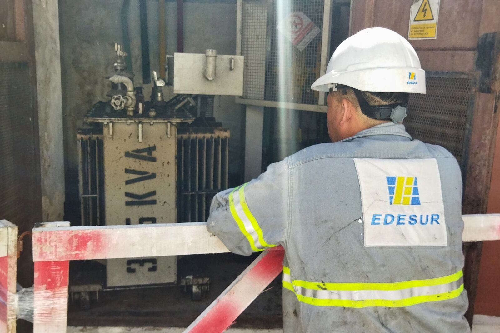 La empresa tiene la mitad de cuadrillas que su gemela Edenor