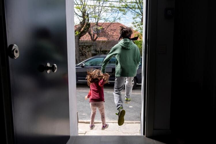 La salida será de una hora diaria y a no más de 500 metros, los fines de semana. 