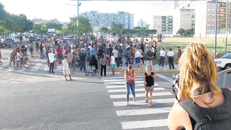 Los vecinos van a pedir que se habilite la feria judicial para tratar la causa.