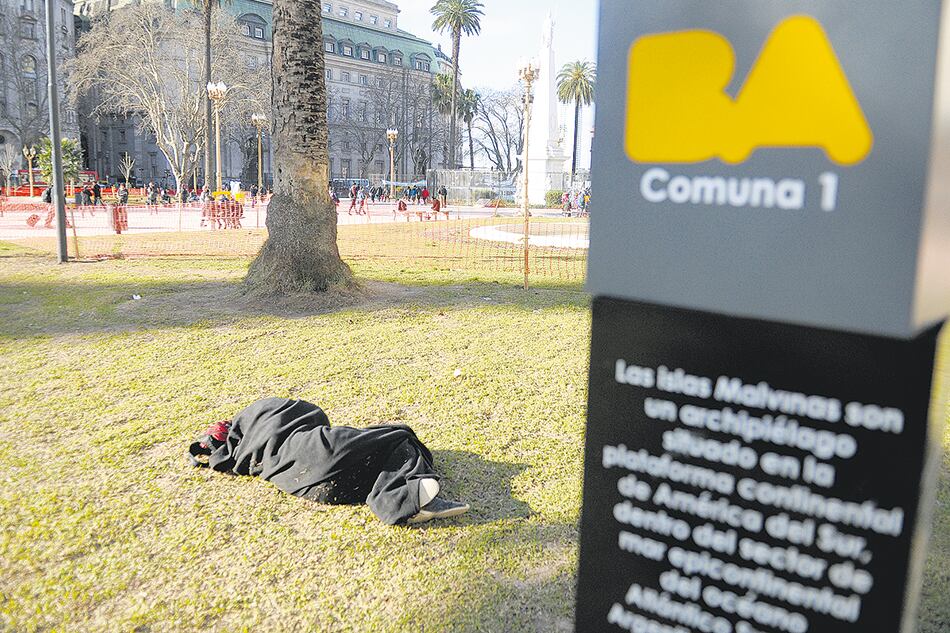 La canasta de indigencia más que se triplicó desde diciembre de 2015 a la fecha, al pasar de 5467 a 17.164 pesos.