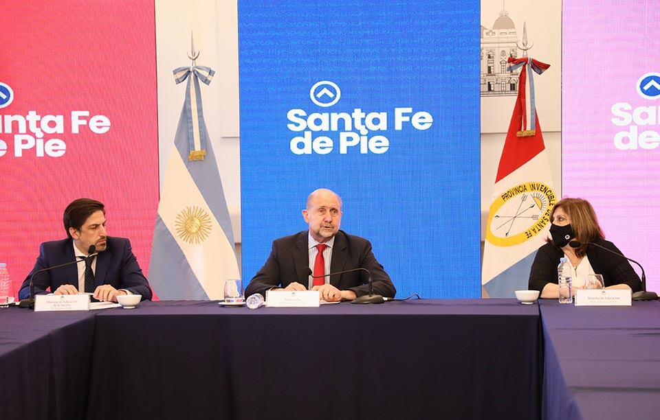 El ministro Trotta, el gobernador Perotti y la ministra provincial Cantero.