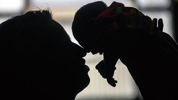 La ciencia puede ayudar a las parejas a acceder a la paternidad sin que se transmita el virus.