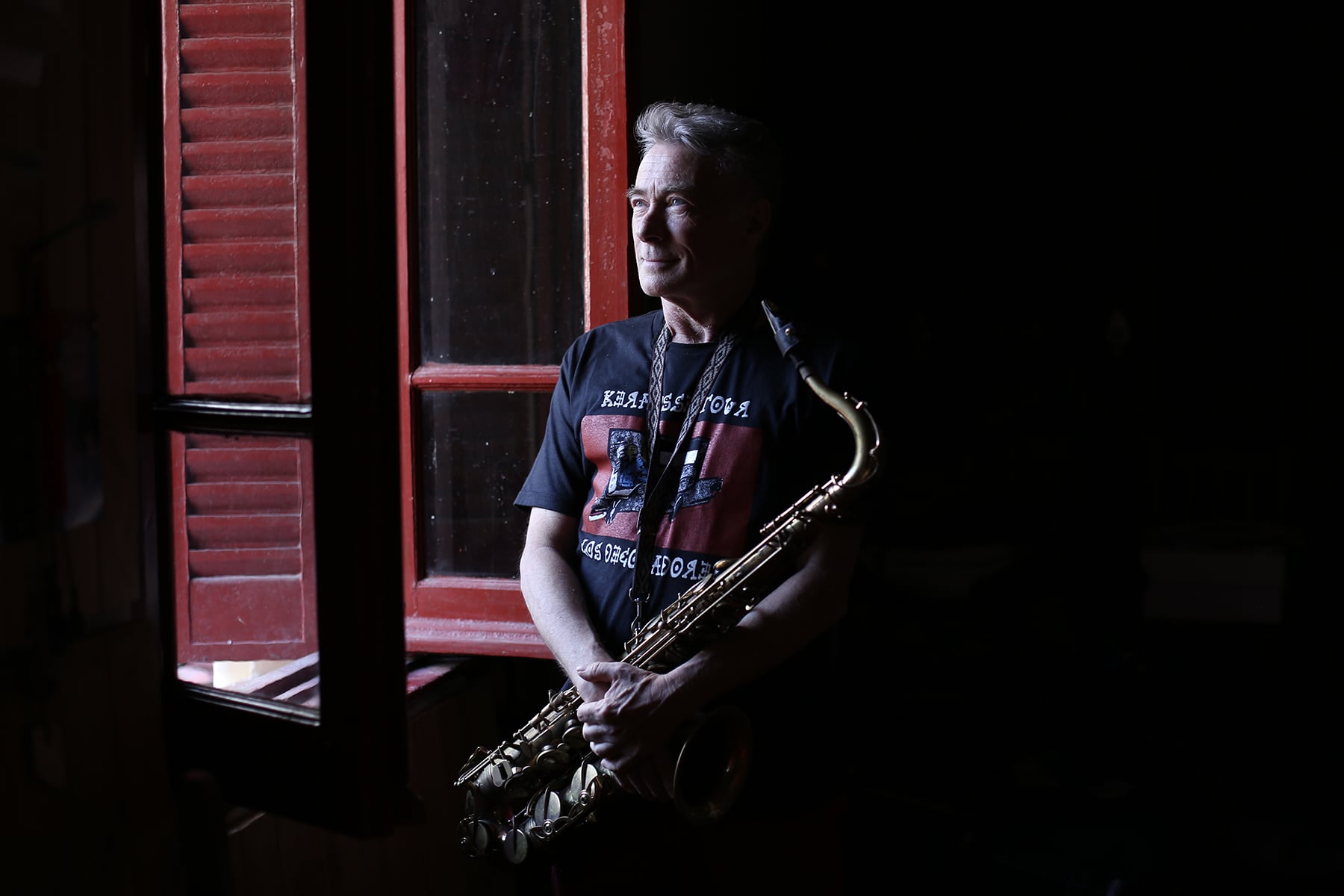 Sergio Dawi fue saxofonista de los Redondos a partir de Un baión para el ojo idiota.