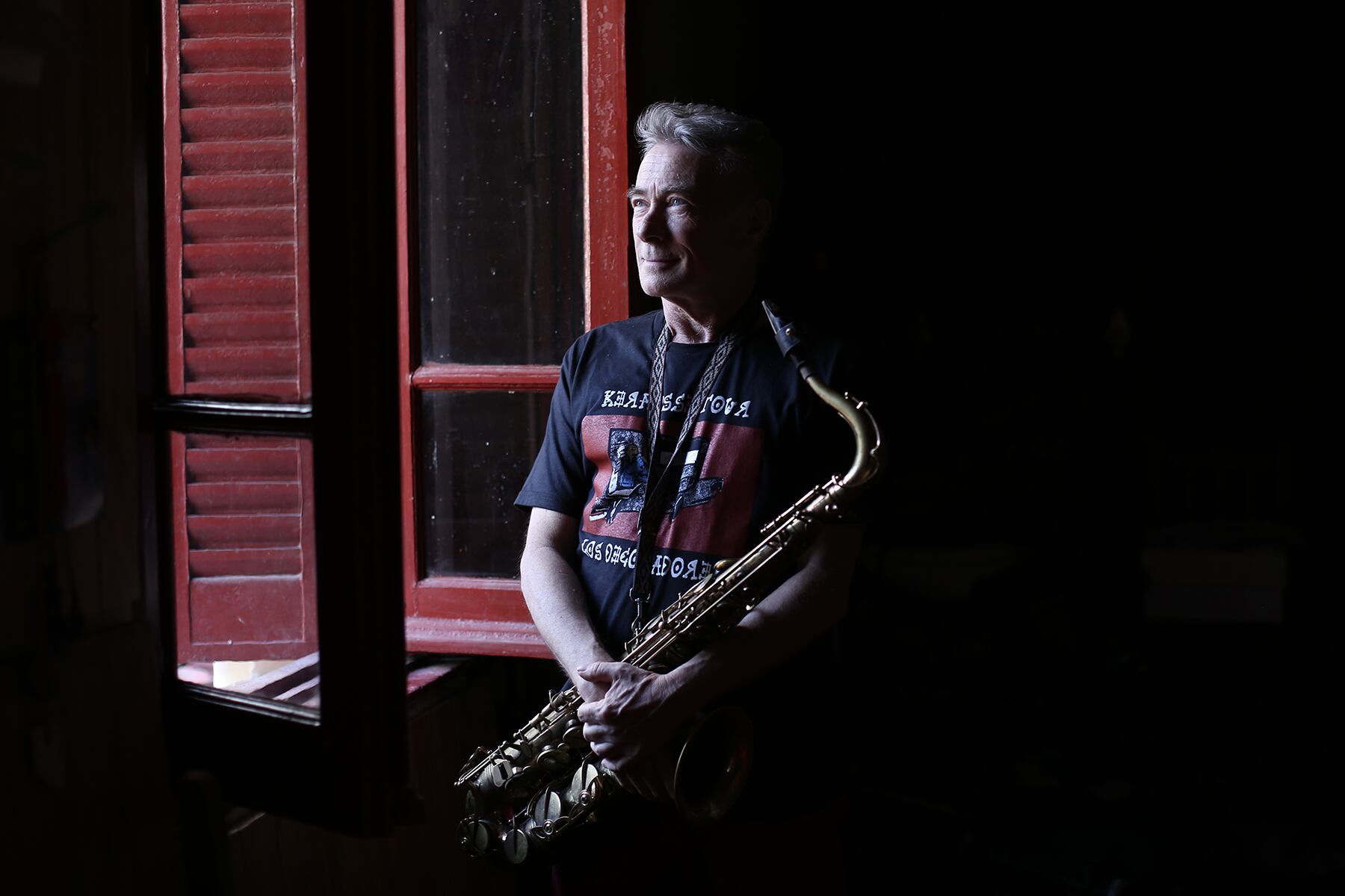 Sergio Dawi fue saxofonista de los Redondos a partir de Un baión para el ojo idiota.