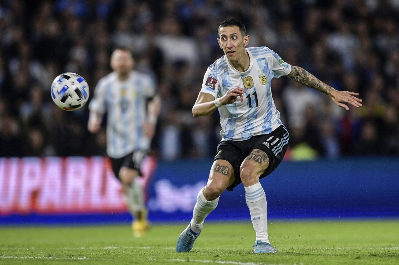 Di María ya sacó el zurdazo picado para marcar un nuevo gol con su sello