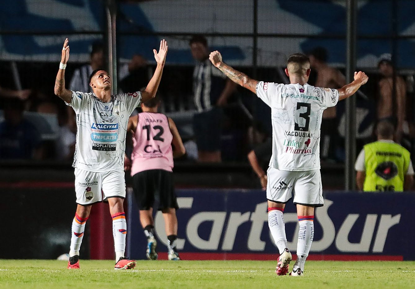 El nueve de Armenio, Jonathan Herrera, tuvo su partido soñado.