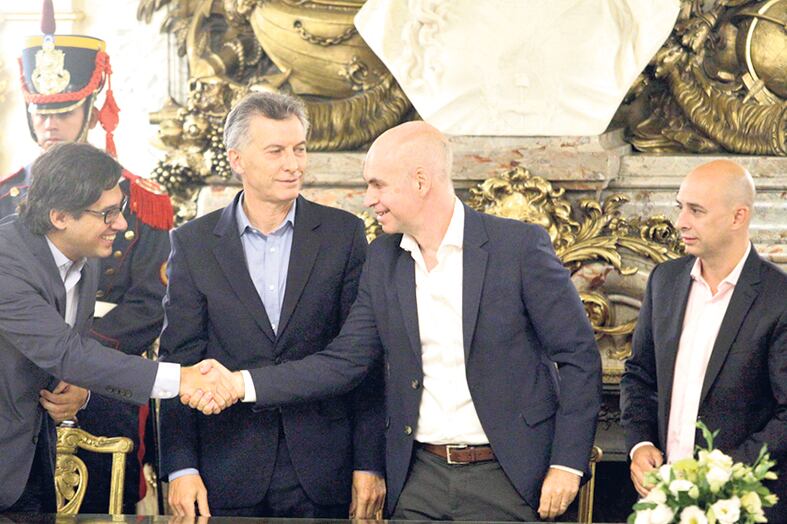 Germán Garavano, Mauricio Macri, Horacio Rodríguez Larreta y Martín Ocampo, en el acto en el Salón Blanco.
