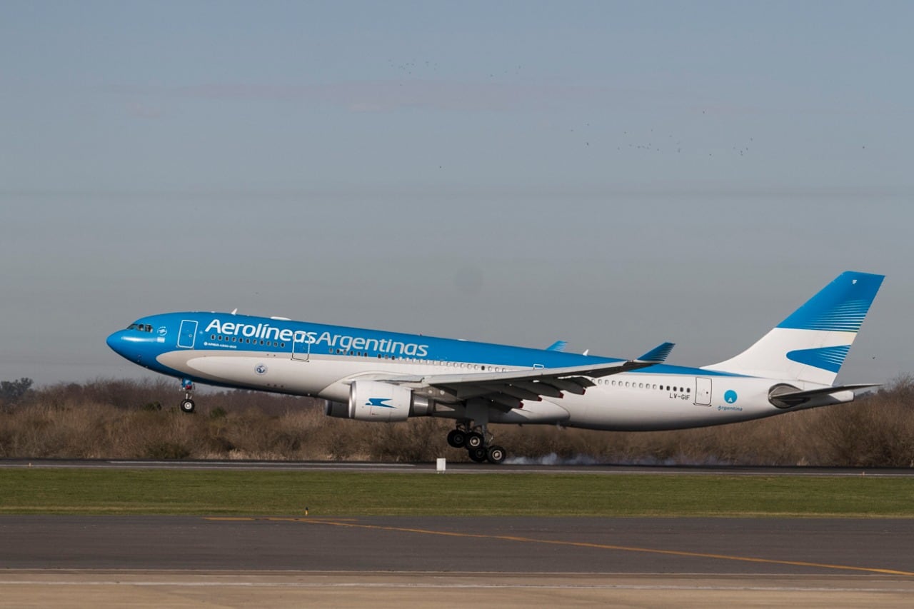 Aerolíneas Argentinas retoma en abril los vuelos diarios entre Buenos Aires y Madrid