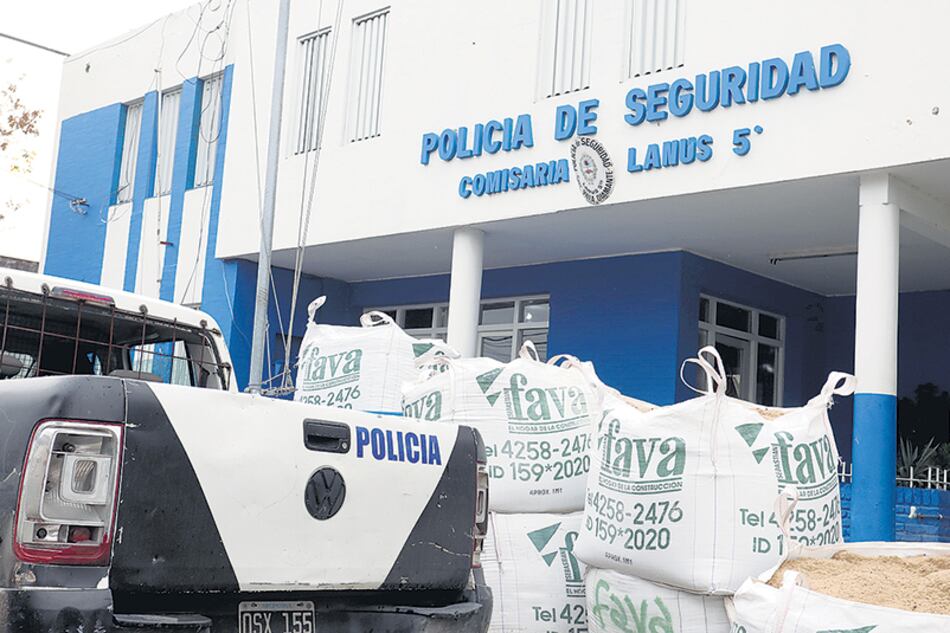 La comisaría 5ª de Lanús, donde fueron detenidos y golpeados los dos hermanos.