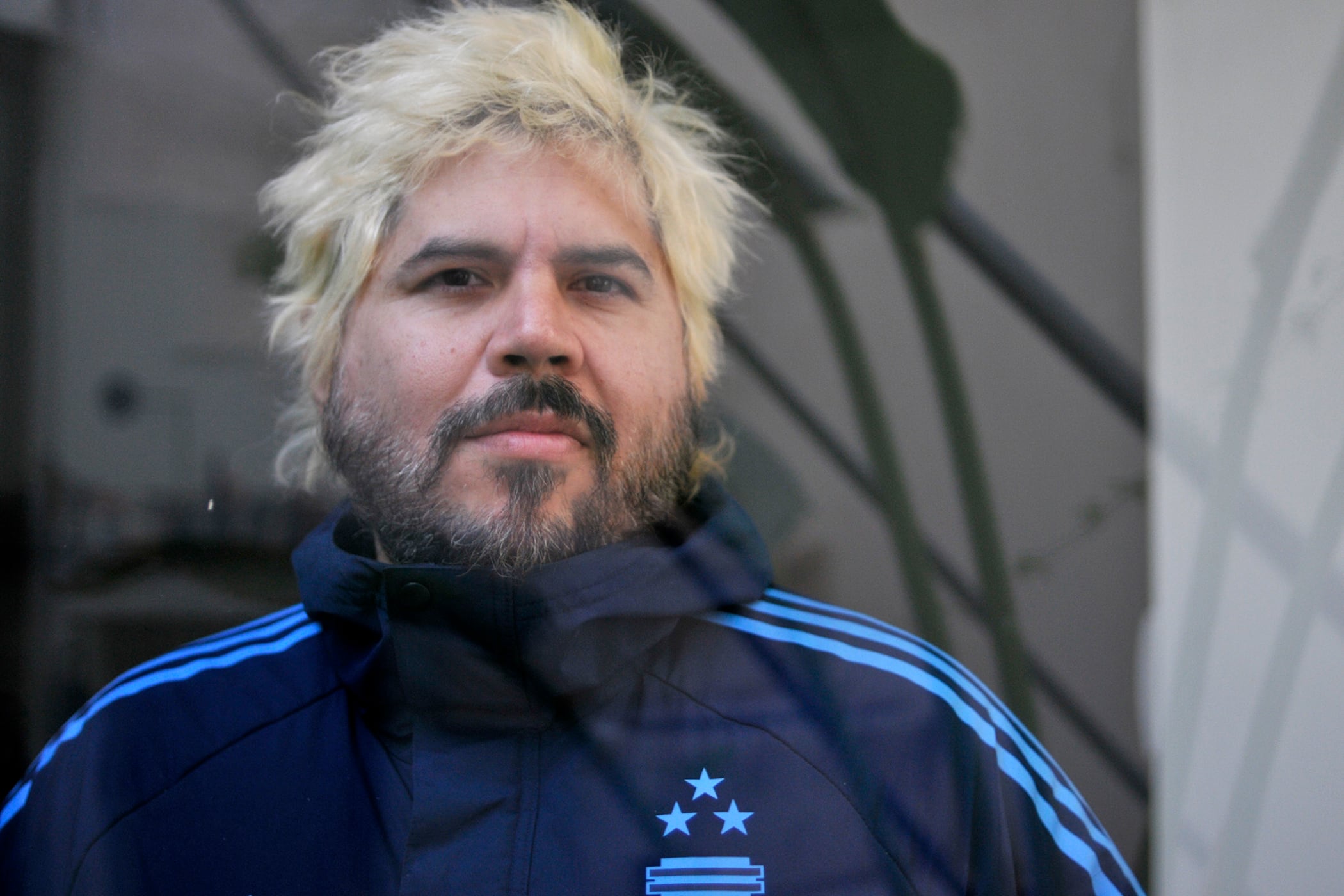 "Esta película necesita poner escenas cada vez más impactantes porque te estás aburriendo de la tragedia anterior", analiza Santi