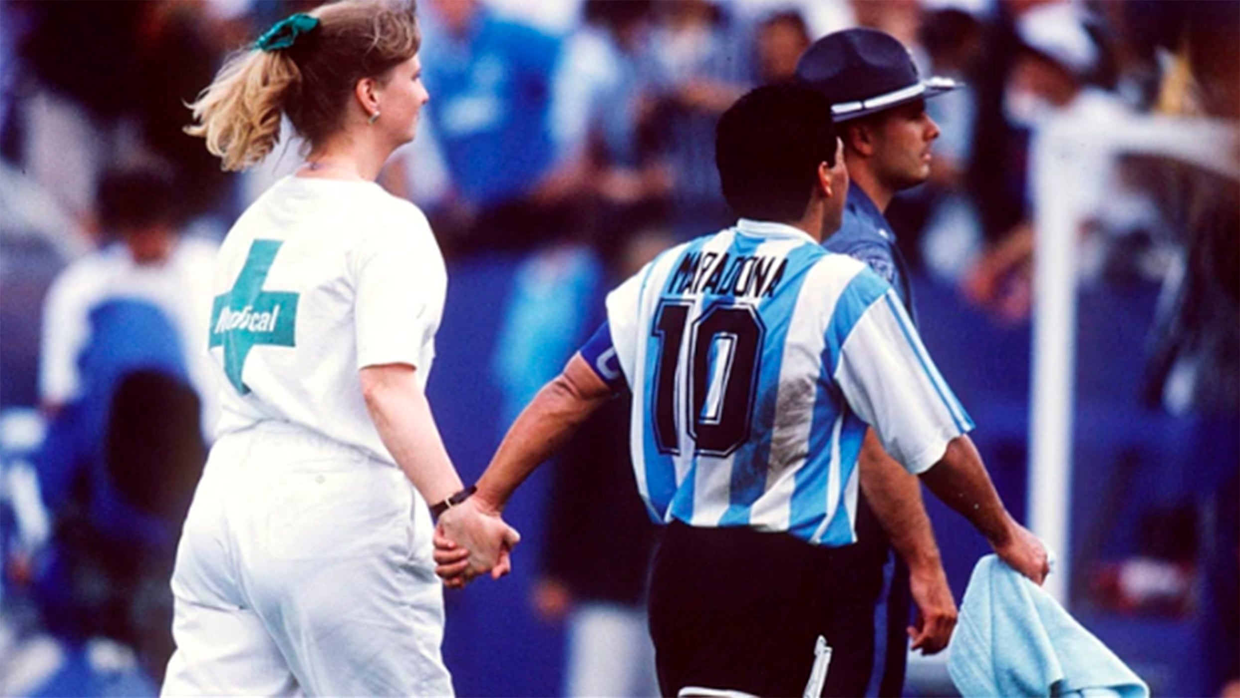 Maradona se retira feliz. Más tarde, todo sería amargura.