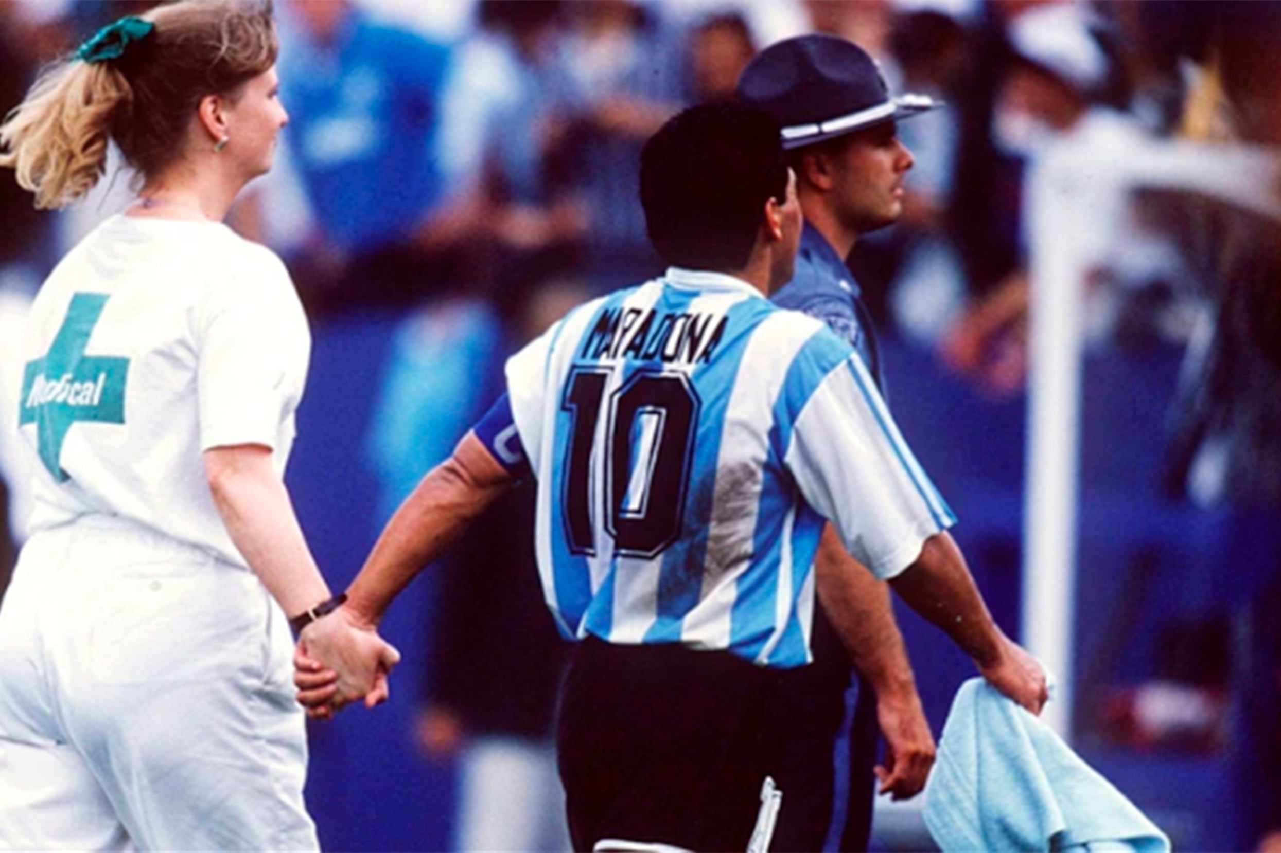 Maradona se retira feliz. Más tarde, todo sería amargura.