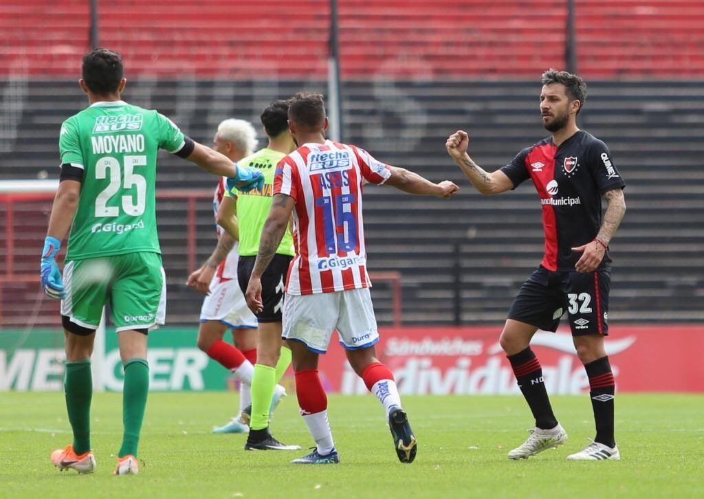 Scocco volvió con gol para Newell's.