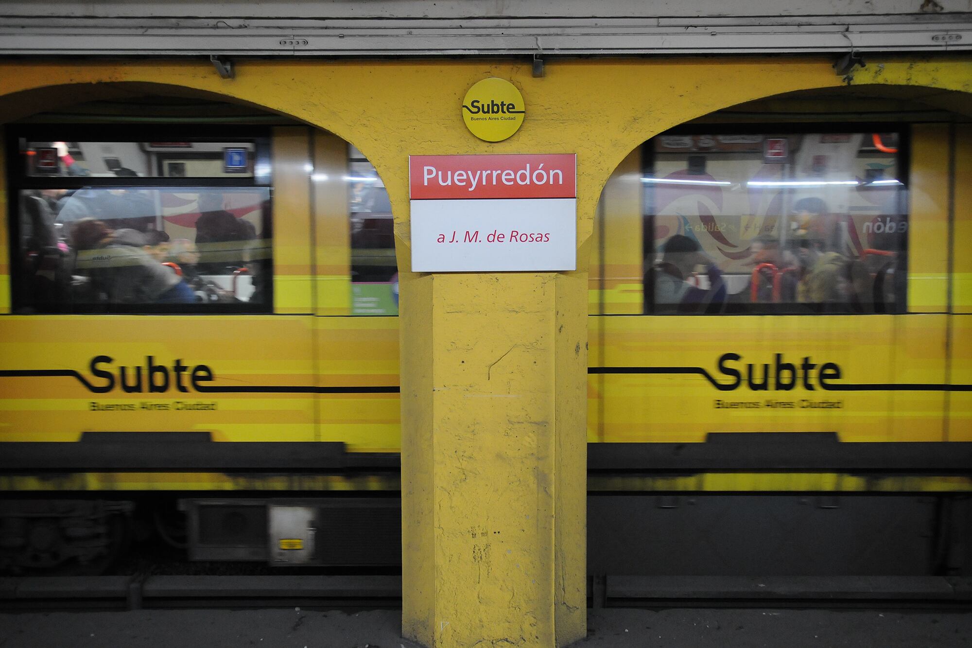 Los trabajadores de la línea B del subte reclaman por la presencia de asbesto en las formaciones.