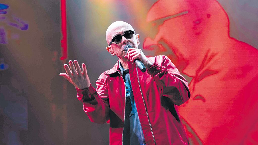 “Momentáneamente no puedo convocar a nadie, si alguien se llega a torcer el tobillo me van a dar cadena perpetua”.