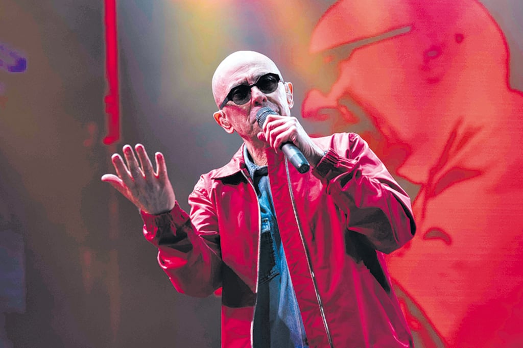 “Momentáneamente no puedo convocar a nadie, si alguien se llega a torcer el tobillo me van a dar cadena perpetua”.