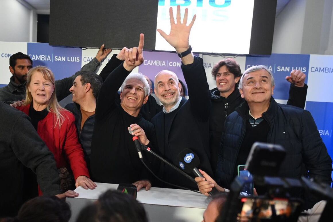 Rodríguez Larreta y sus aliados Morales, Lousteau y Stolbizer festejan junto al gobernador electo Poggi.