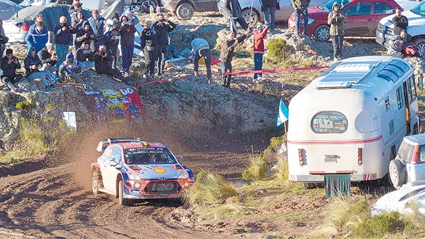 Neuville, ganador en 2017, terminó la segunda jornada en la cima.