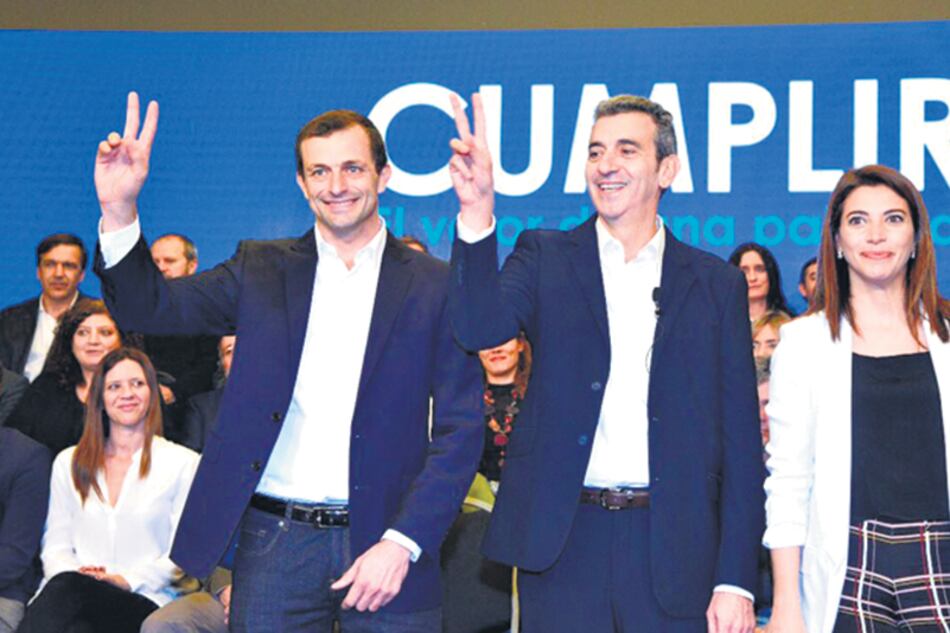 Casamiquela junto a Randazzo y el intendente de Bolívar, Eduardo “Bali” Bucca.