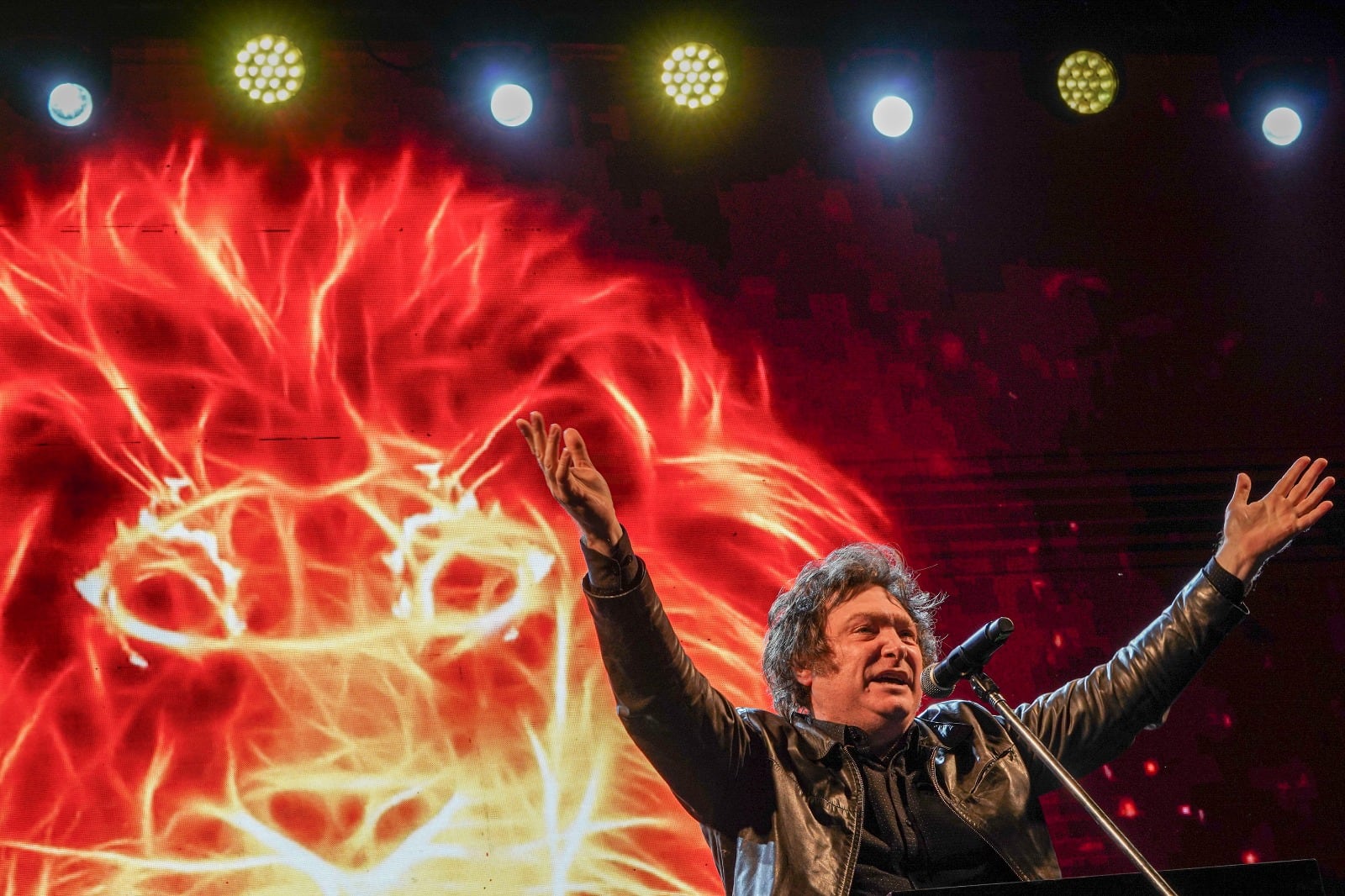  Javier Milei, líder de la ultraderecha, fue un oportuno instrumento del establishment para orientar hacia la derecha la agenda política, económica y social.