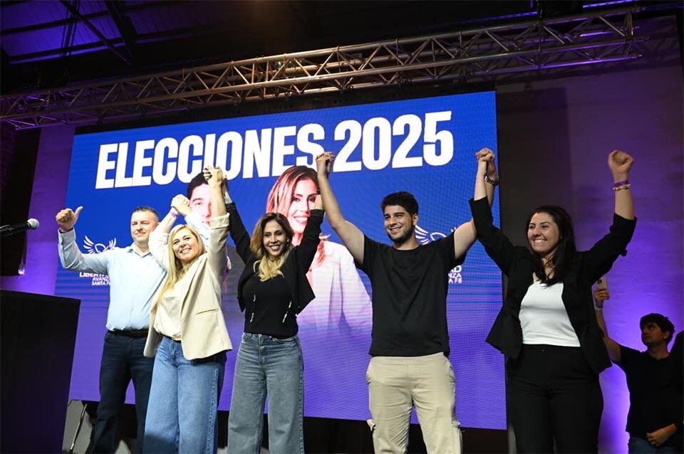 En la noche del domingo, sólo festejó La Libertad Avanza.