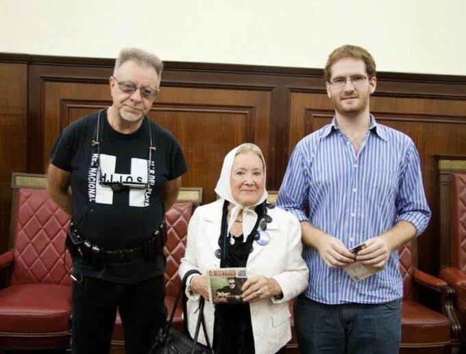 León Gieco, Nora Cortiñas e Ignacio Kostzer, el autor de esta nota.