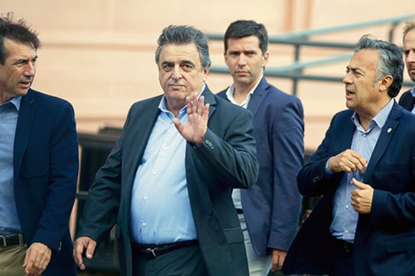 Naidenoff, Negri y Cornejo, los principales referentes de la UCR que encabezaron las críticas al PRO.