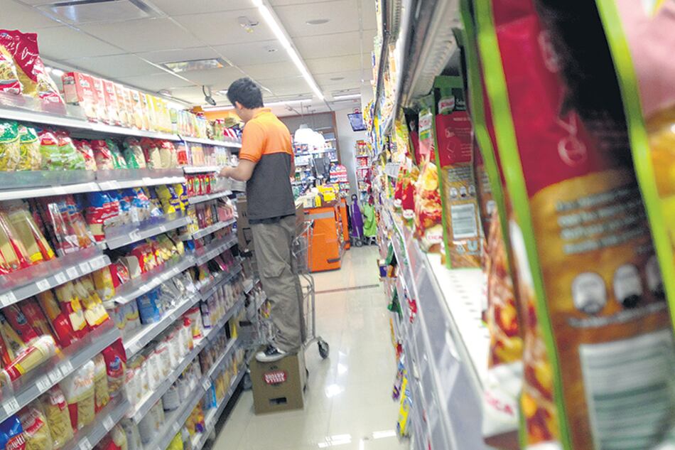 Las principales empresas de alimentos preparan nuevas listas de precios por los incrementos de combustibles y el tipo de cambio.