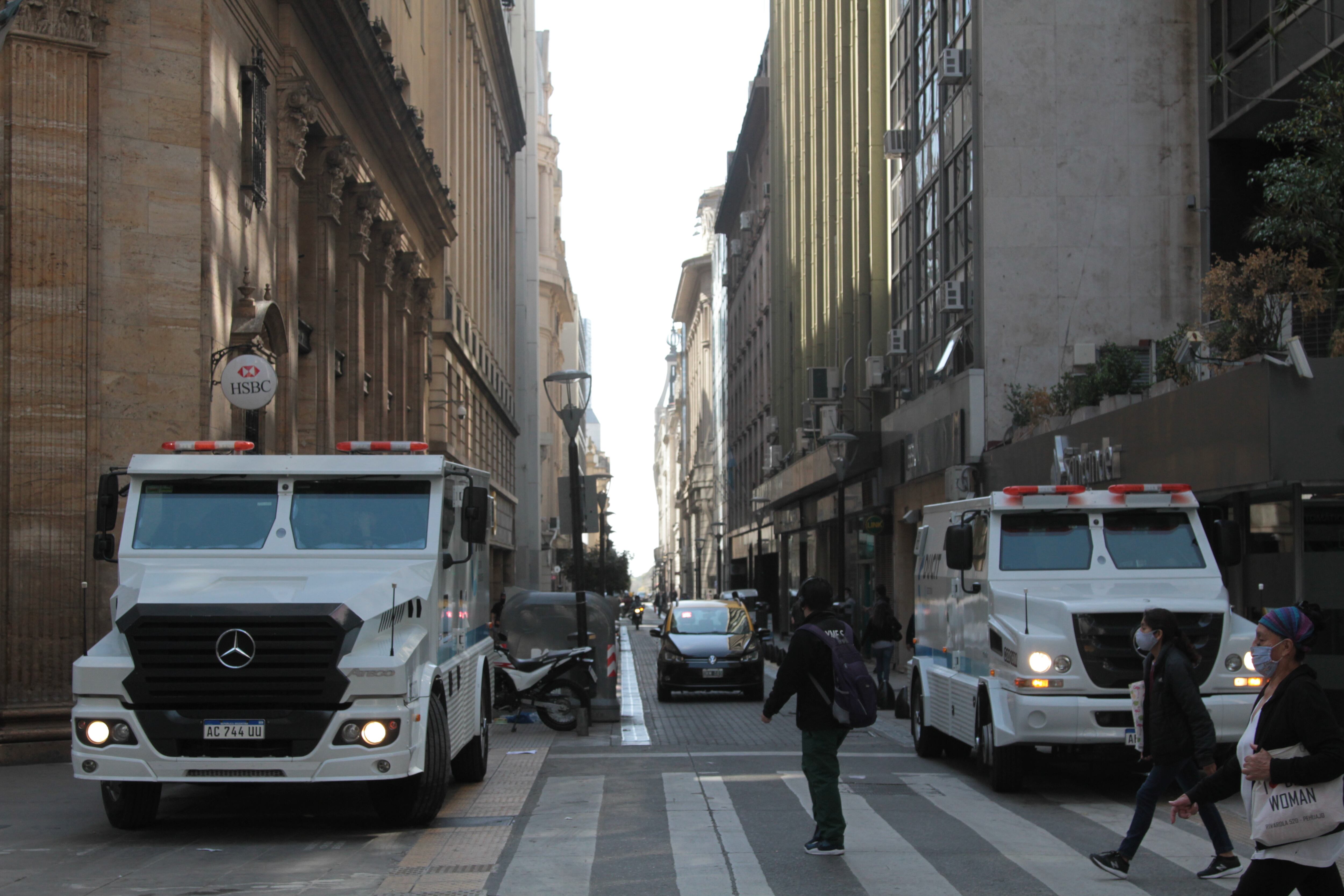 Las mayores restricciones cambiarias son para evitar que el BCRA siga perdiendo reservas en un contexto nacional y mundial muy complejo.