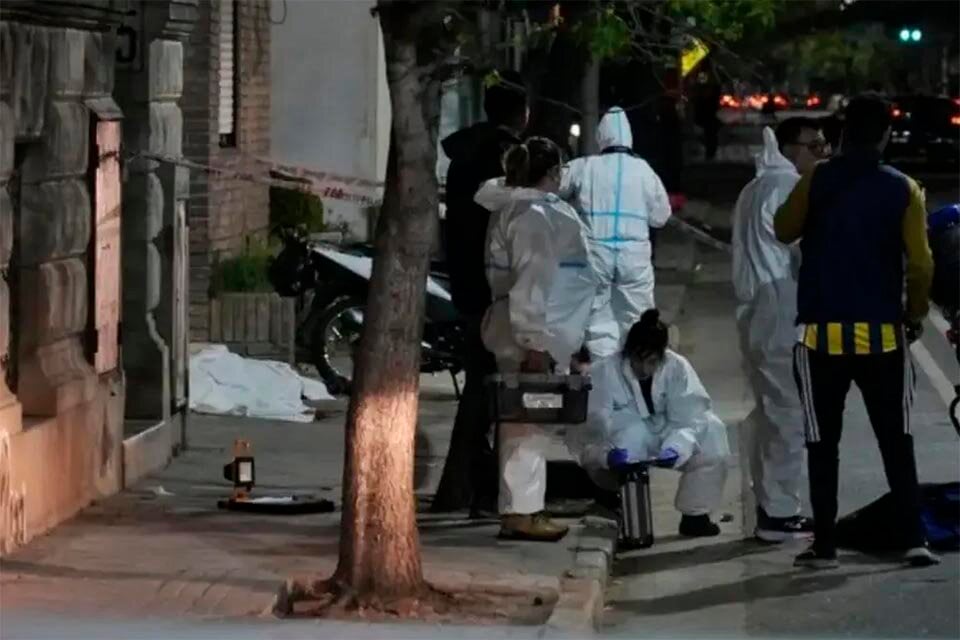 Ivanna iba con la camiseta de Central cuando la atacaron en Lagos y Montevideo.