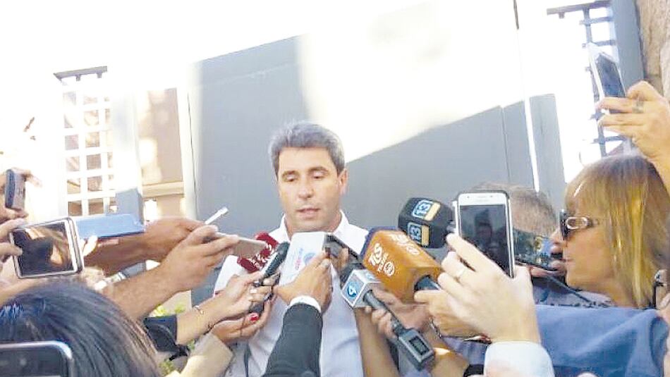 “Vamos a construir el triunfo del 2 de junio”, celebró anoche Uñac, ya en busca de su reelección.