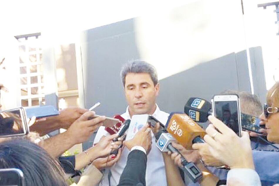 “Vamos a construir el triunfo del 2 de junio”, celebró anoche Uñac, ya en busca de su reelección.