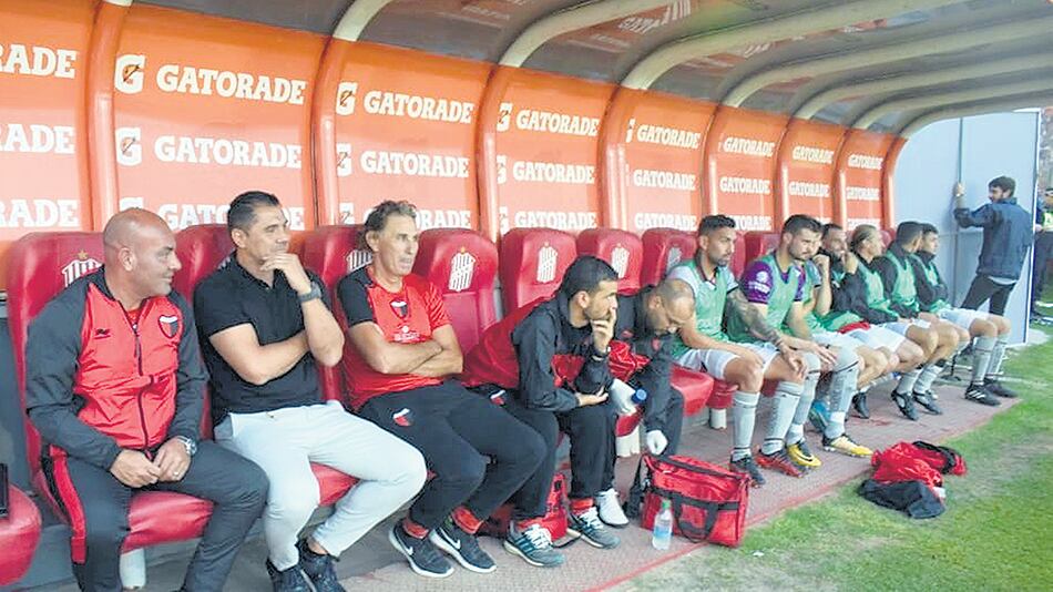 Colón tuvo el debut de Esteban Fuertes como técnico.