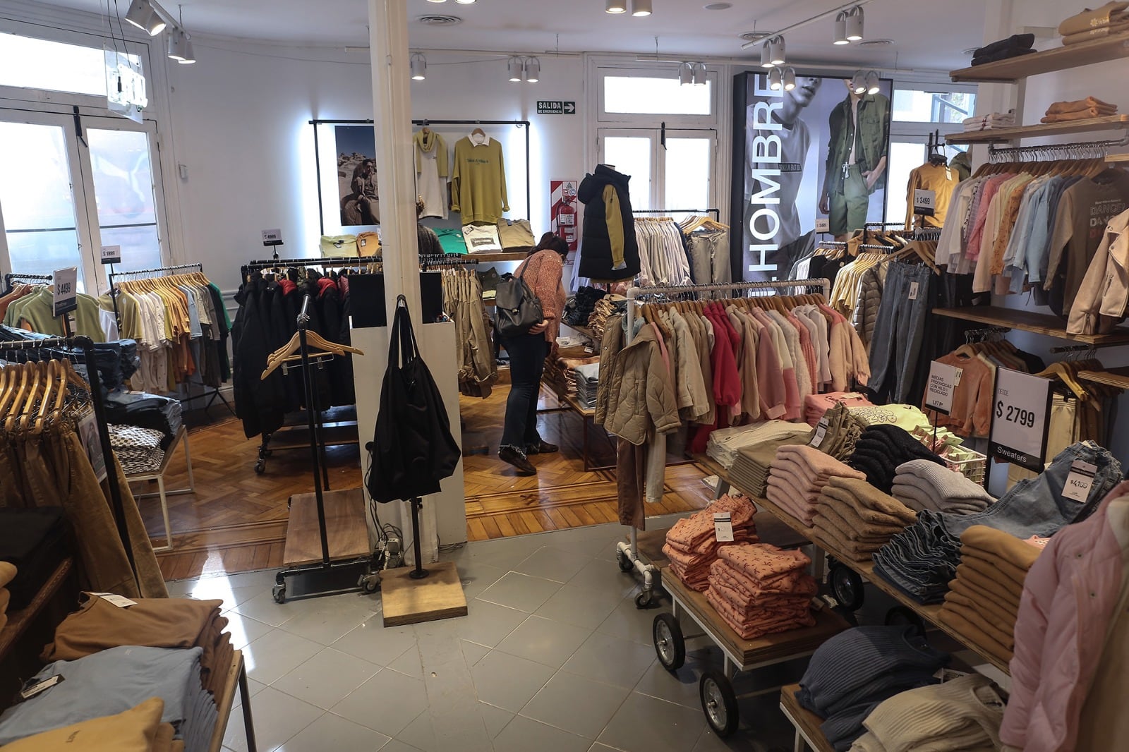 Las ventas del rubro textil e indumentaria cayeron 10,1 por ciento interanual. 