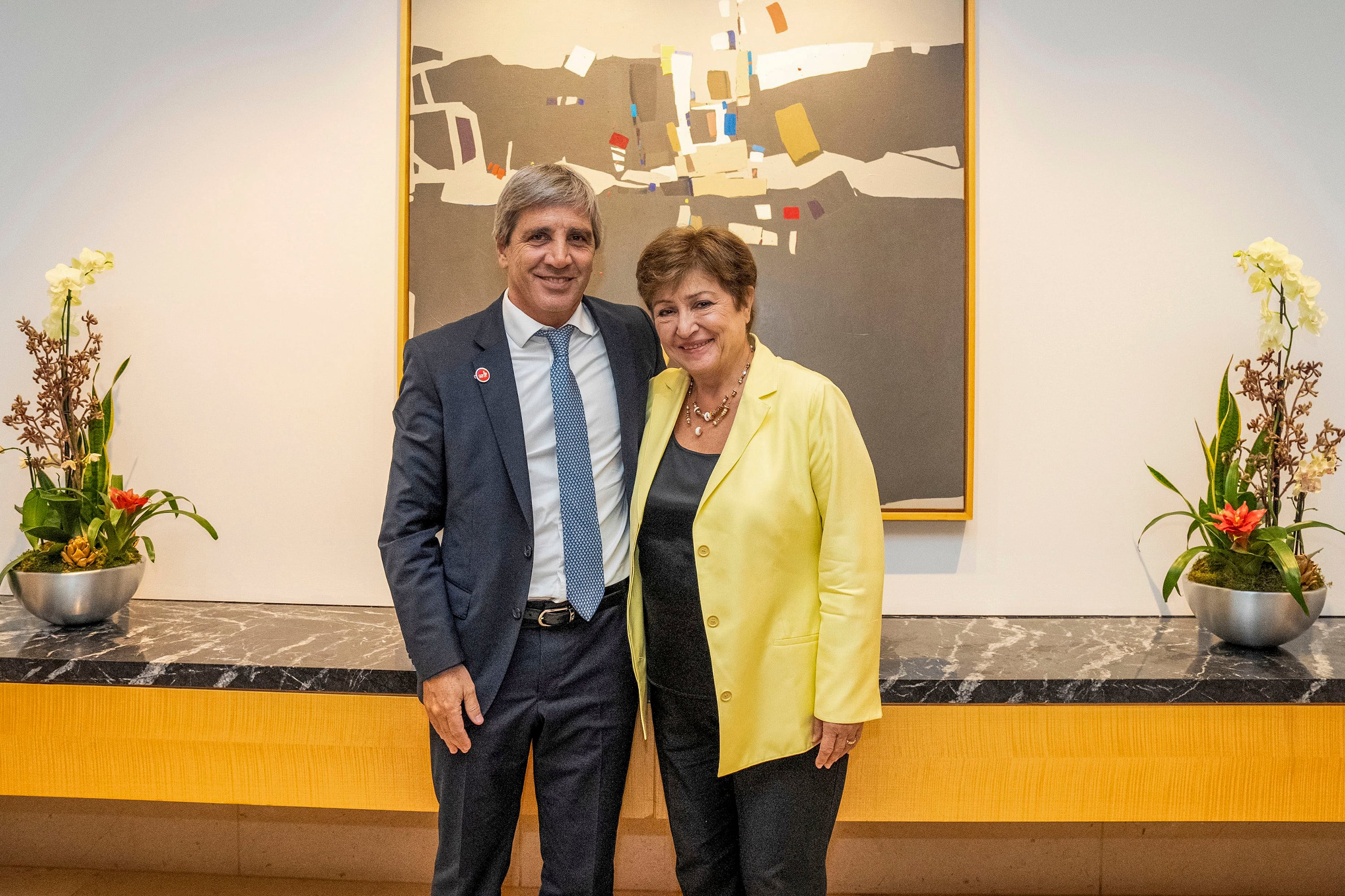 Luis Caputo y la titular del FMI, Kristalina Georgieva.