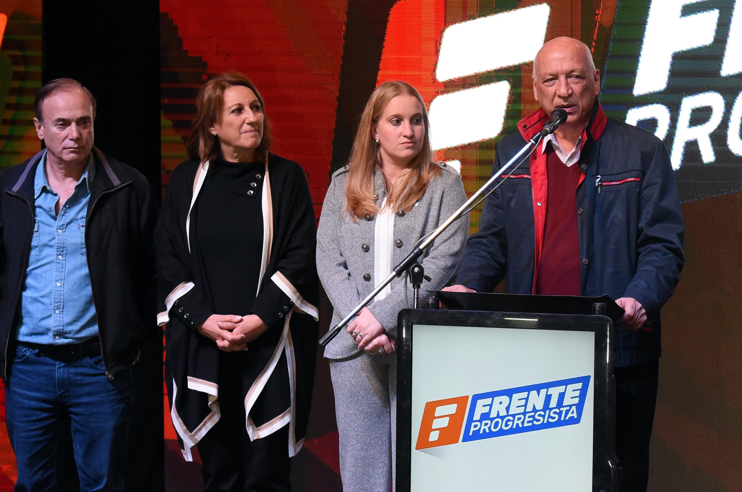Di Polina junto a Fein y Bonfatti, del comité nacional del PS.