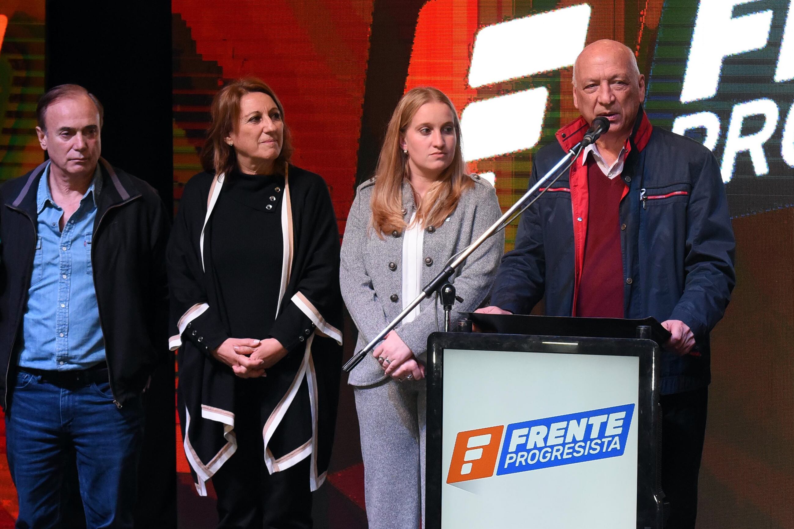 Di Polina junto a Fein y Bonfatti, del comité nacional del PS.