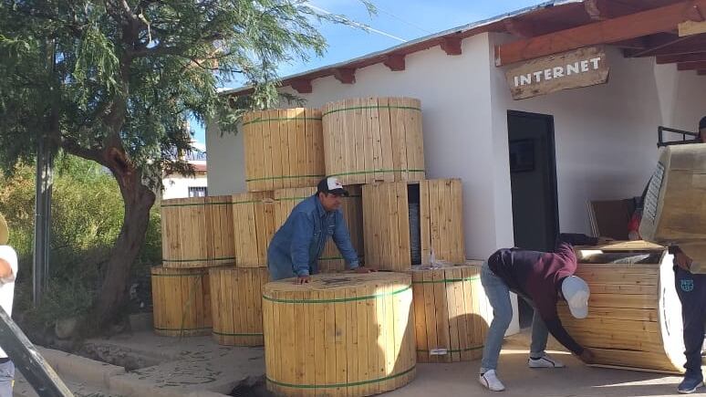 Trabajos de colocación de fibra óptica en Cachi