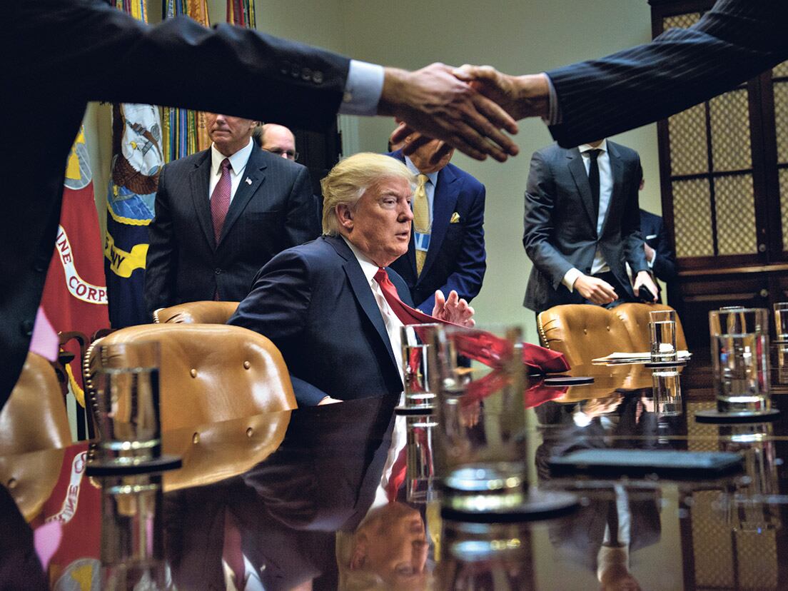 “El mundo tiene problemas, pero vamos a arreglarlos, ¿verdad?”, dijo Trump fiel a su estilo.