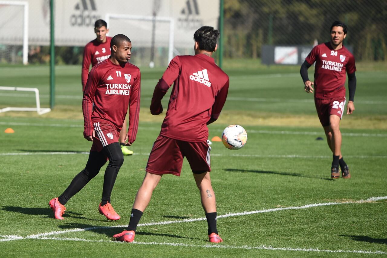 De la Cruz y Enzo Pérez, dos que dirán presente en el Morumbí.