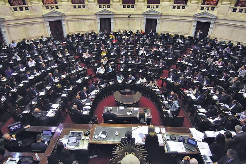 219 diputados concurrieron a la sesión y todos aprobaron el proyecto.