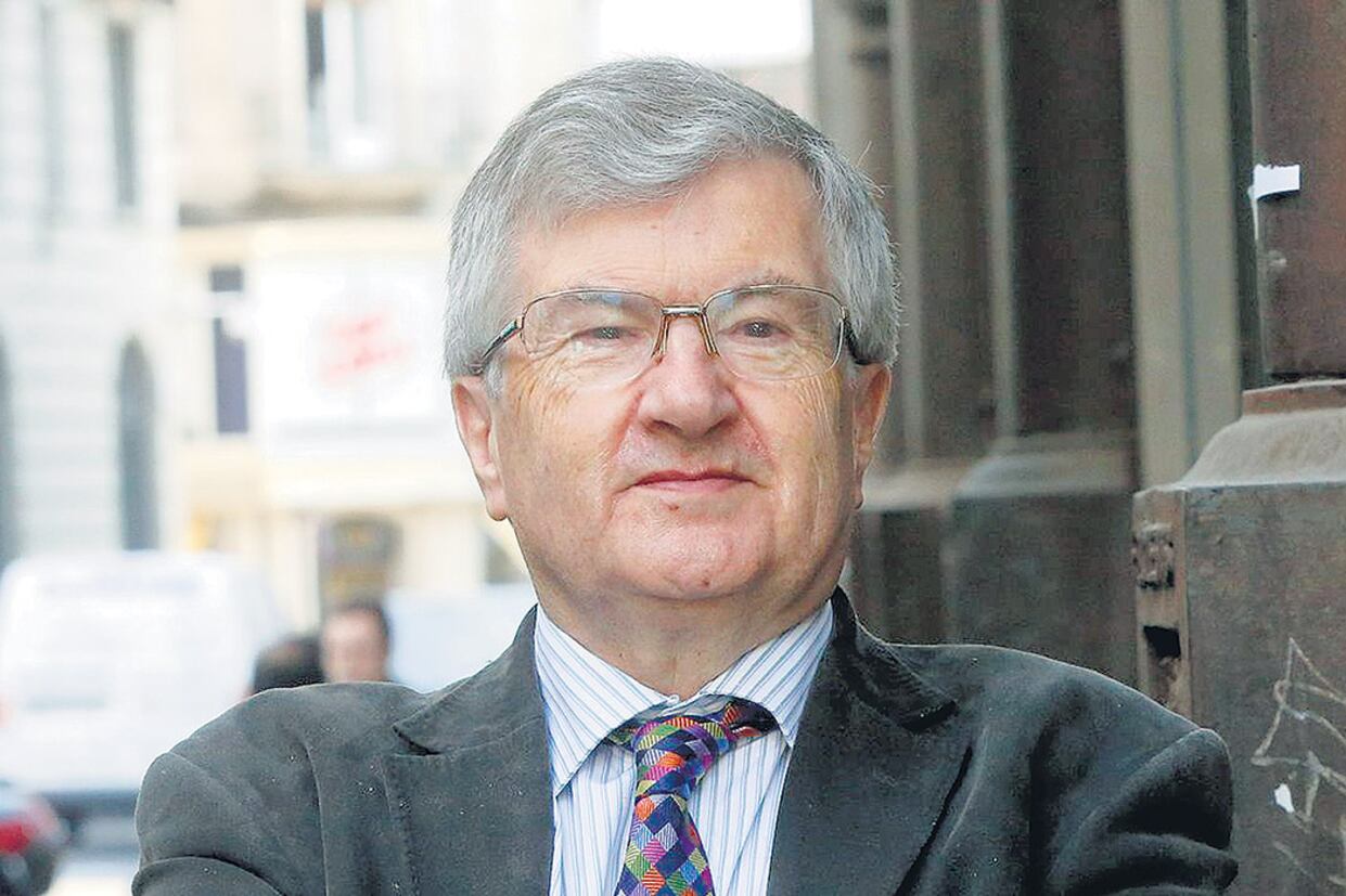 Evans escribió La llegada del Tercer Reich, El Tercer Reich en el poder y El Tercer Reich en guerra.