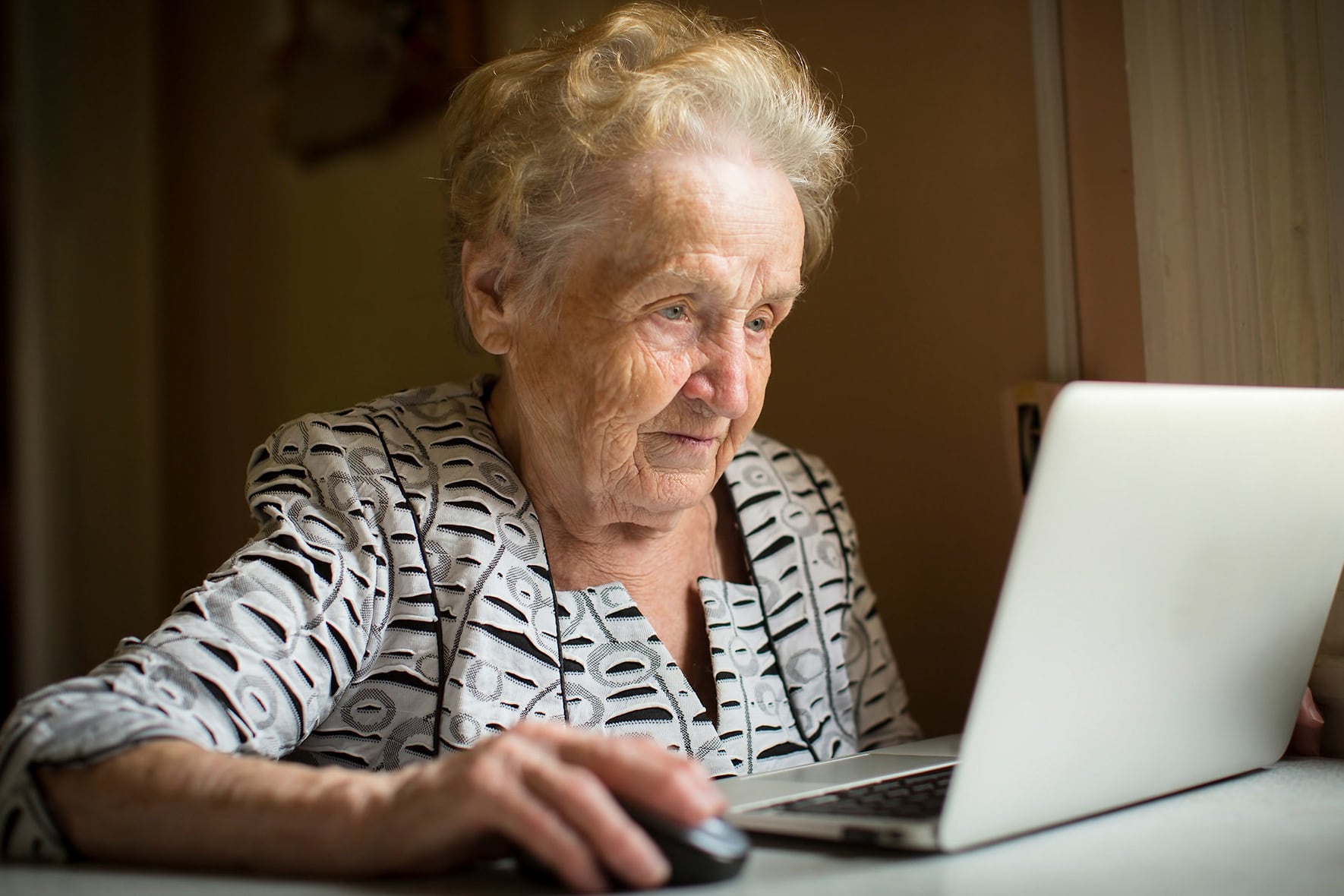 Una de cada cuatro personas mayores vive en hogares con pobreza estructural