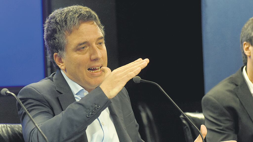 Nicolás Dujovne, ministro de Hacienda, destacó la tendencia de contracción del gasto público.